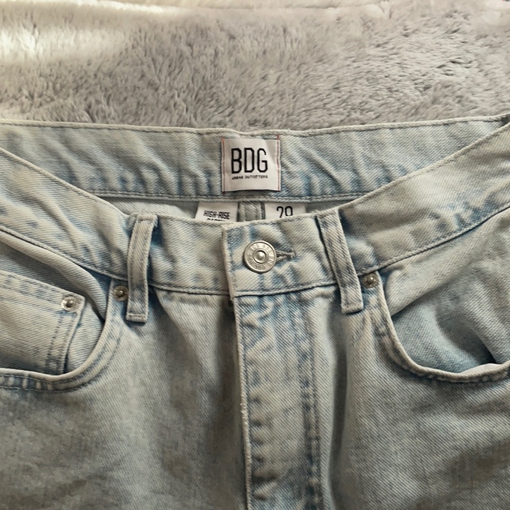 BDG Urban Outfitter High-Rise Baggy light wash jeans